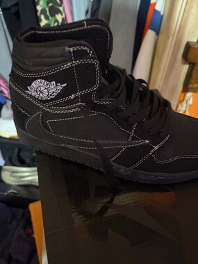 Air Jordan High-Top Sneakers in Black with White Stitching Travis Scott